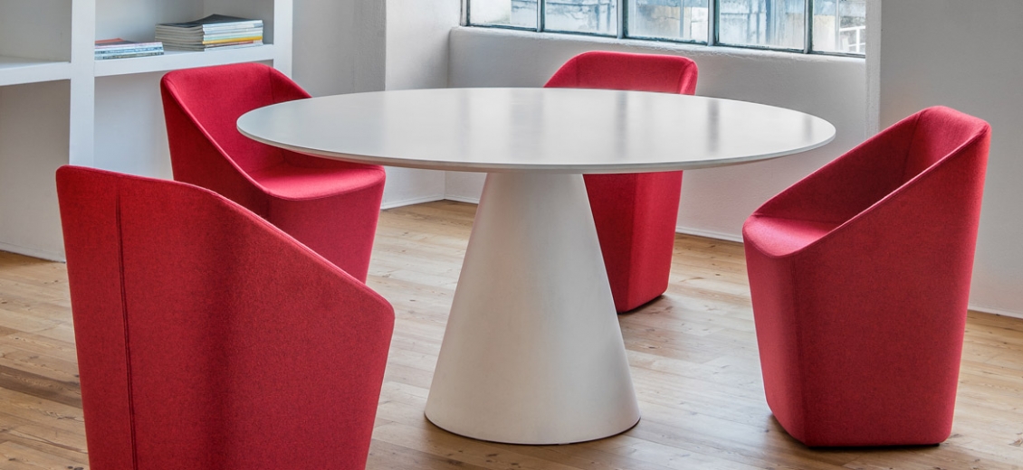 Pied de mange debout Ikon Pio e Tito Toso Pedrali design conique table polypro