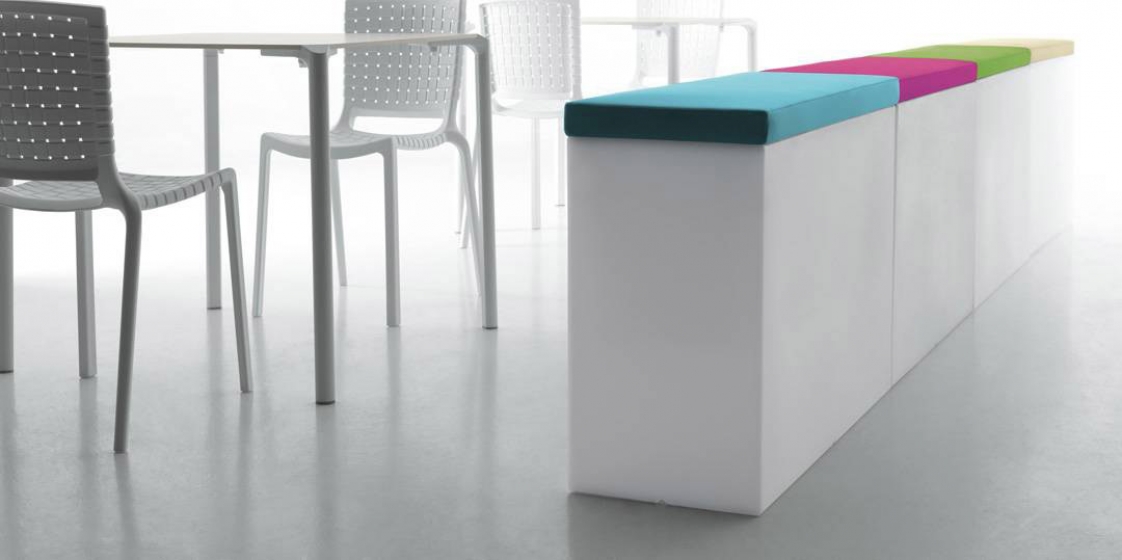bac pot vase Kado Pedrali tabouret séparateur d'espace polyvalent