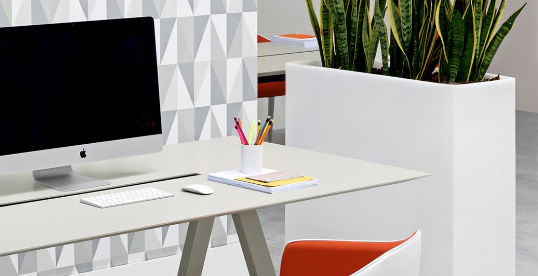 bac pot vase Kado Pedrali tabouret séparateur d'espace polyvalent