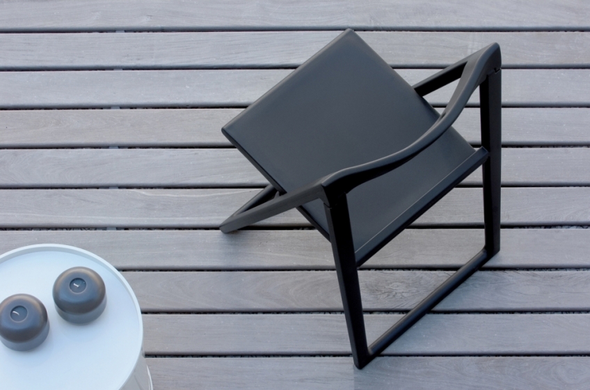 chaise enjoy pedrali blanc rouge noir plaza mobilier stockage