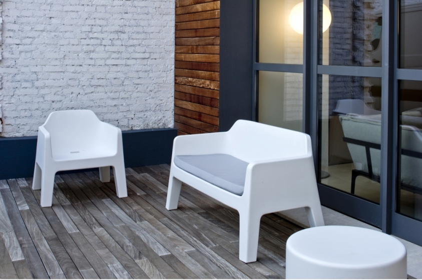 Canapé Plus Air 636 Alessandro Busana Pedrali extérieur jardin piscine outdoor et indoor Canapé lounge réalisé en polyéthylène e