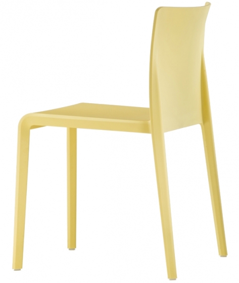 Chaise Volt 670 chaise design empilable Pedrali intérieur extérieur 
