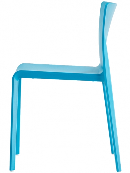 Chaise Volt 670 chaise design empilable Pedrali intérieur extérieur 