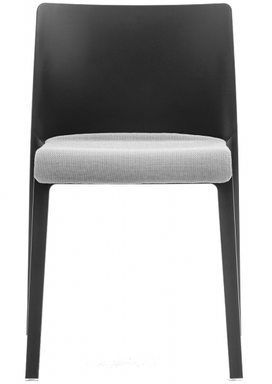 Chaise Volt design empilable Pedrali Volt 671 intérieur 