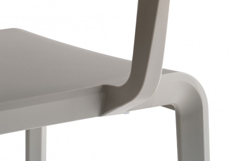 Fauteuil design Volt 675 Pedrali ergonomie résine empilable terrasse