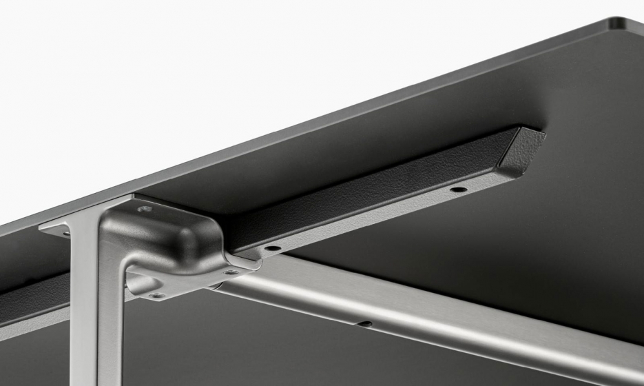 Table Toa Pedrali industriel fonctionnel design fenix couleur aluminium moulé