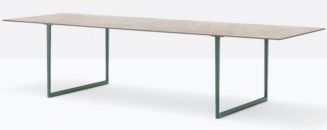 Table Toa Pedrali industriel fonctionnel design fenix couleur aluminium moulé
