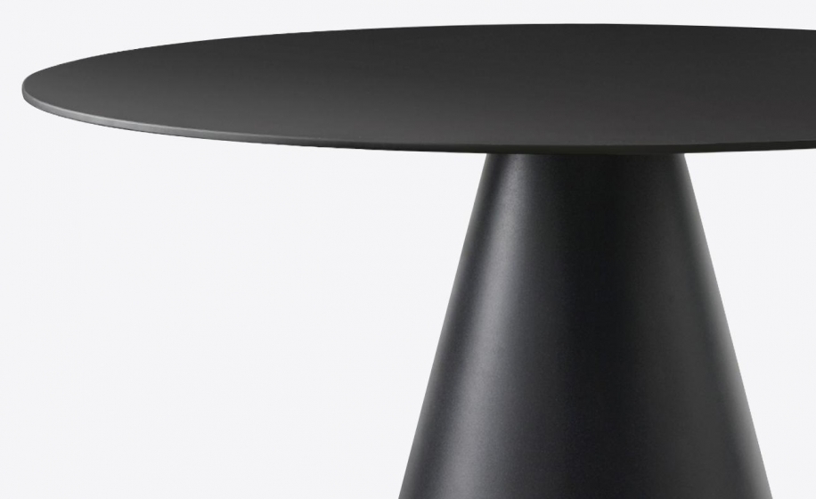 Pied de mange debout Ikon Pio e Tito Toso Pedrali design conique table polypro