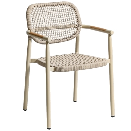 Fauteuil Bridge Cloe legere et empilable pour hotel et terrasse de luxe comme le plaza beige noir ou vert kaki