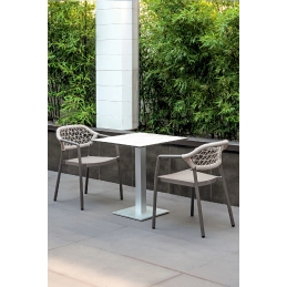 Fauteuil Bridge Gaudi legere et empilable pour restaurant et terrasse de luxe comme le plaza taupe anthracite 