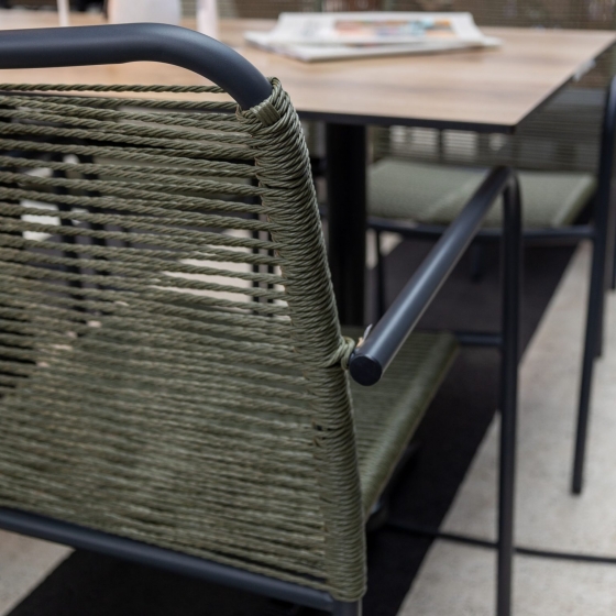 Fauteuil Bridge Cairo terrasse jardin restaurant vert 